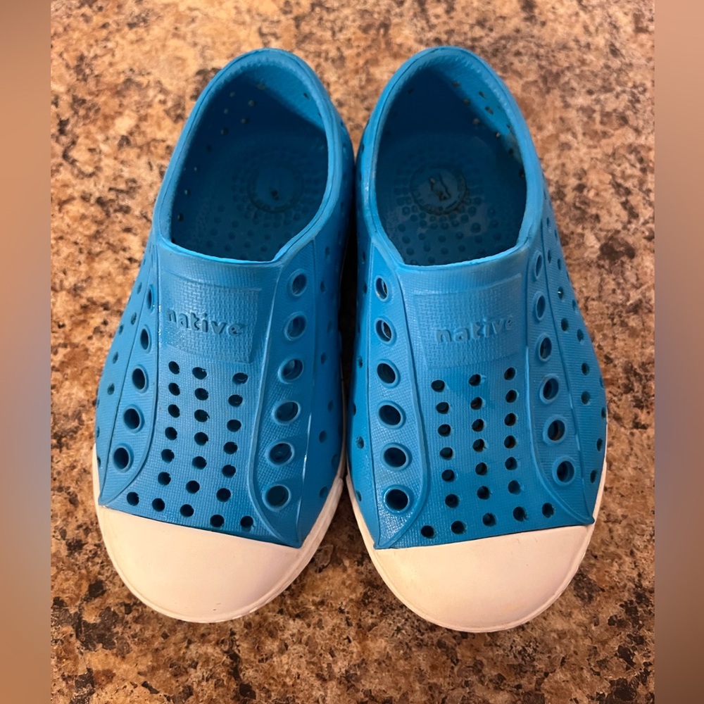 Native Jefferson Slip Ons. Size C6